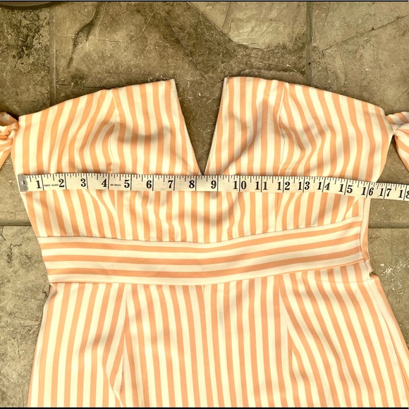 🛍️Host Pick!🛍️ Adorable Jumpsuit Off-theShoulder L - Picture 12 of 15